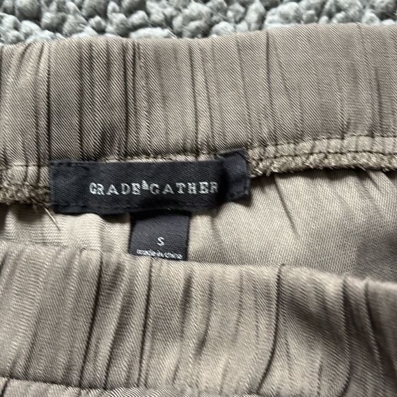 Grade&Gather trousers size small, like new, green - Picture 3 of 8